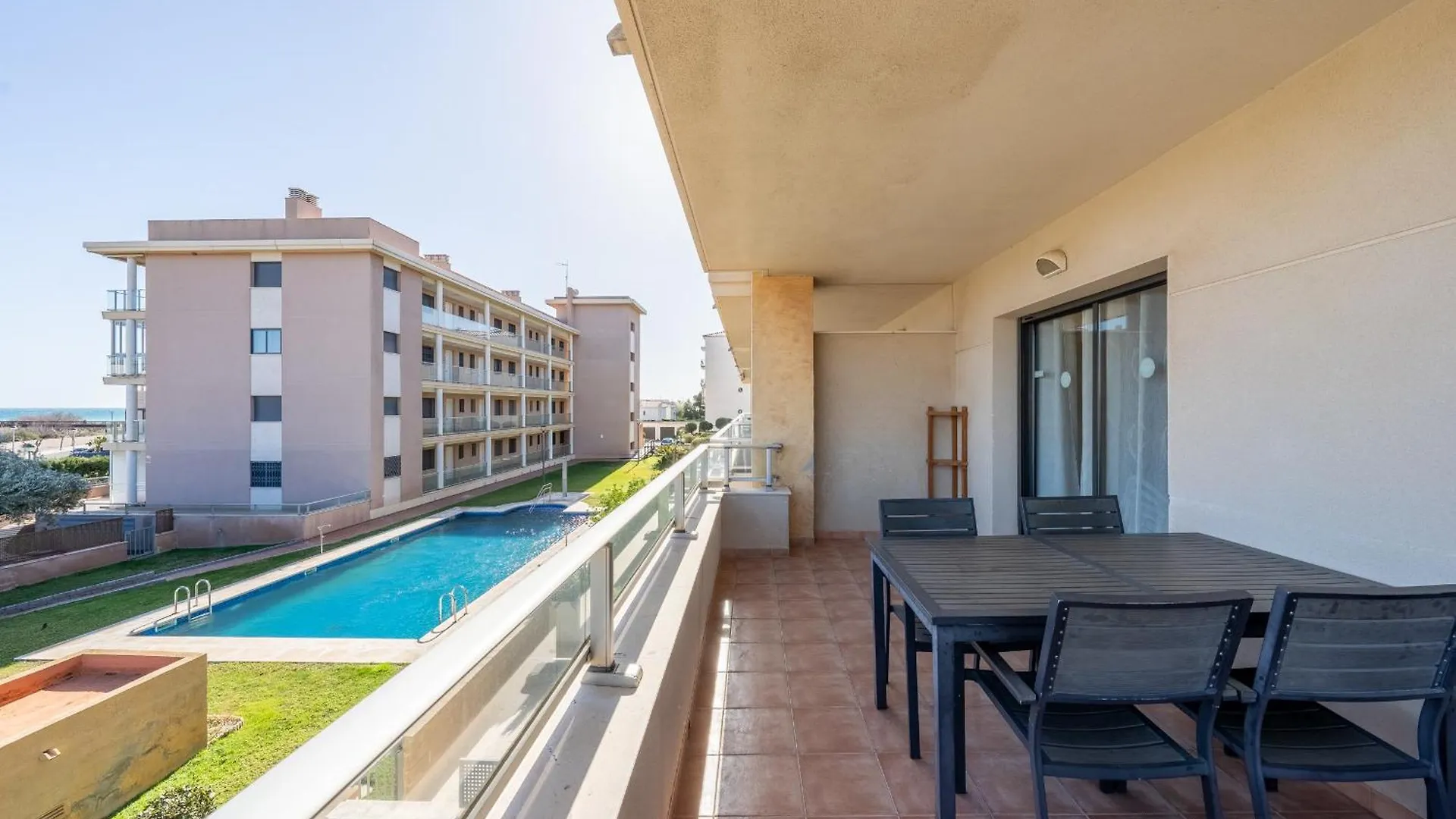 Hauzify I Apartament Oliveres Hospitalet De L'Infant Apartment